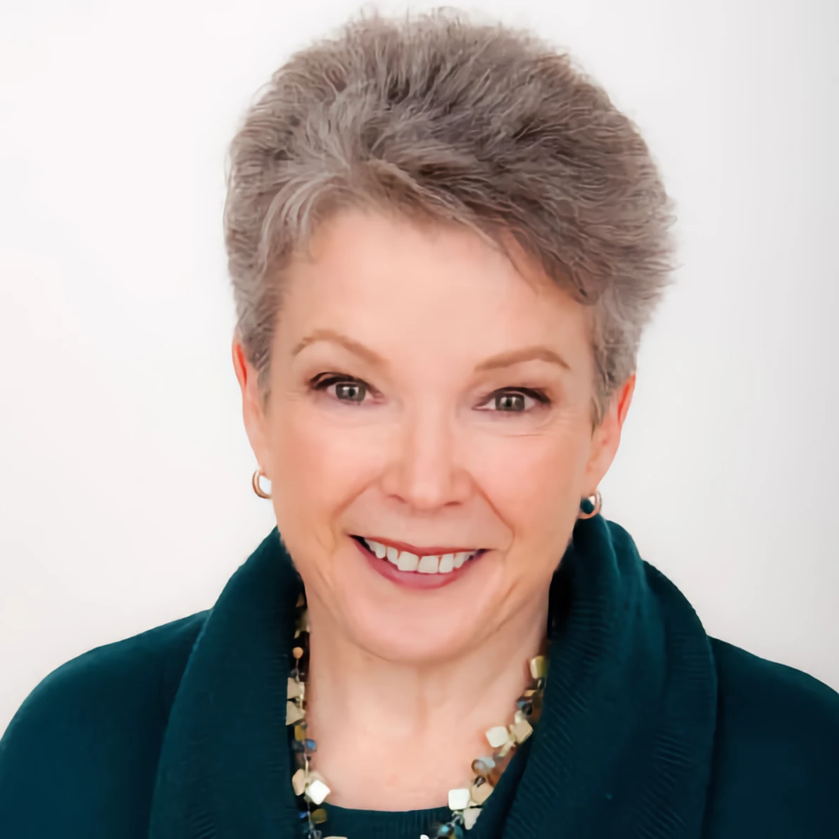 bernie-burson-headshot-2023-circle